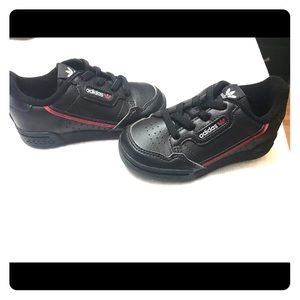 Toddler size 7 Adidas sneakers